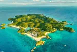 Read more about the article Carnaza Island: Pristine Paradise in Cebu’s Northern Gems
